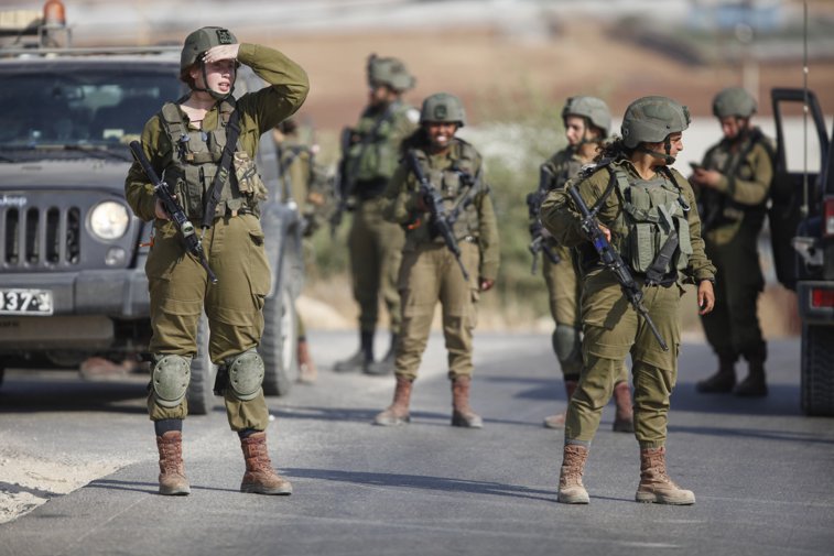 Imaginea articolului Cel puţin un mort, în confruntări militare între armata israeliană şi militanţi palestinieni