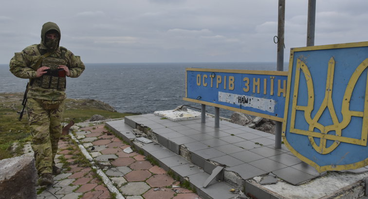 Imaginea articolului Poliţiştii de frontieră ucraineni le reamintesc ruşilor că Insula Şerpilor aparţine Ucrainei