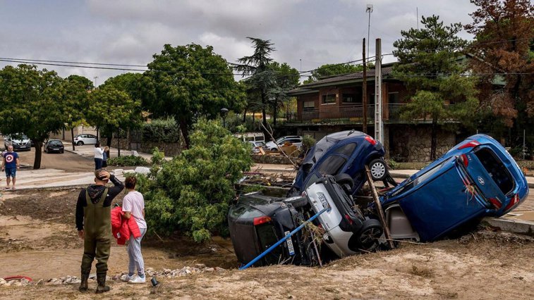 Imaginea articolului Un băieţel de 10 ani a stat o noapte întreagă într-un copac pentru a scăpa de inundaţiile devastatoare din Spania