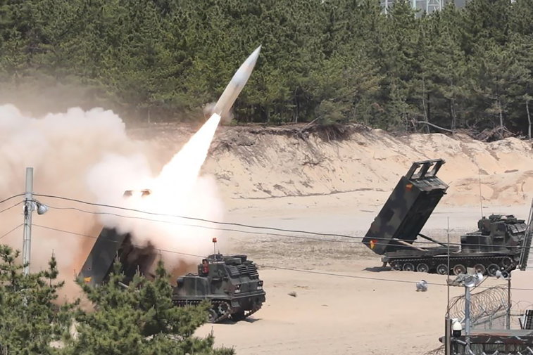 Imaginea articolului Ucraina ar putea obţine de la SUA rachete cu rază lungă de acţiune înarmate cu bombe cu dispersie 