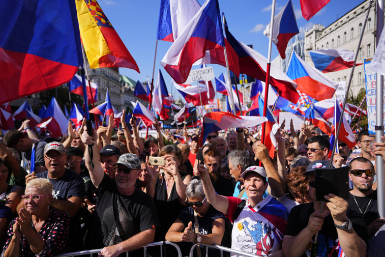 Imaginea articolului Mii de cehi au contestat în stradă, la Praga, politicile pro-occidentale ale Guvernului