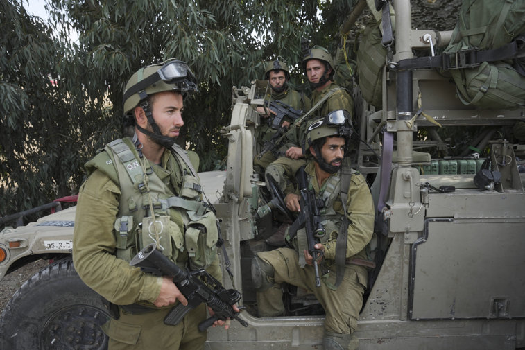 Imaginea articolului Războiul Israel-Hamas, ziua 5. ,,Bibi" formează un nou guvern/ Luptele dintre armata israeliană şi Hamas se intensifică /   Israelul a bombardat sudul Libanului