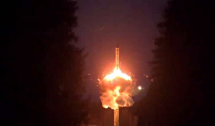 Imaginea articolului Putin a testat o nouă rachetă balistică intercontinentală, simulând un atac nuclear asupra Ucrainei   