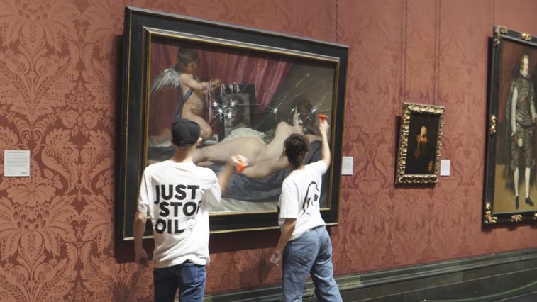 Imaginea articolului Activiştii de mediu au distrus cu ciocane pictura „Venus Rokeby”, expusă la Galeria Naţională din Londra. Tabloul valora 90 de milioane de dolari