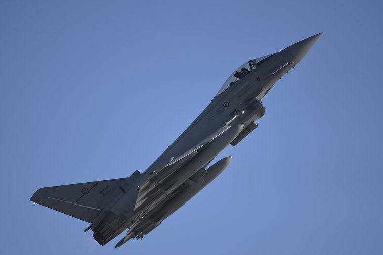 Imaginea articolului Îşi ia Turcia gândul de la avioanele F-16? Ministrul turc al apărării anunţă că Ankara este în discuţii cu Madrid şi Londra pentru achiziţionarea de avioane Eurofighter Typhoon. Germania se opune ideii
