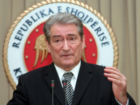 Imaginea articolului Fostul premier al Albaniei, plasat în arest la domiciliu în cadrul unei anchete de corupţie