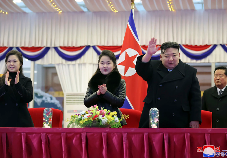 Imaginea articolului Agenţia de spionaj din Coreea de Sud o consideră pe tânăra fiică a liderului nord-coreean Kim Jong Un drept posibil succesor al acestuia