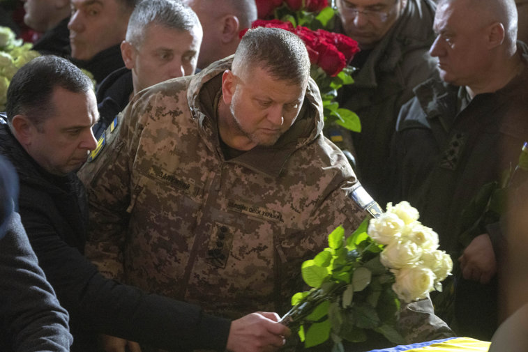Imaginea articolului FT: Zelenski se pregăteşte să îl înlocuiască pe comandantul şef al Forţelor Armate ale Ucrainei / Ar fi cea mai importantă remaniere de la începutul războiului