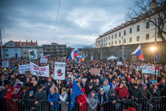 Imaginea articolului Proteste de amploare în Slovacia faţă de intenţia Guvernului de a reduce pedepsele pentru corupţie