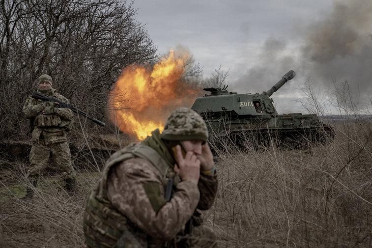 Imaginea articolului Războiul din Ucraina a schimbat modul în care gândesc armatele. Piaţa dronelor a crescut de zece ori, rolul vital al artileriei a revenit