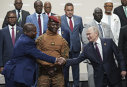 Imaginea articolului Analiză: Rusia oferă guvernelor africane „pachet de supravieţuire a regimului” în schimbul resurselor