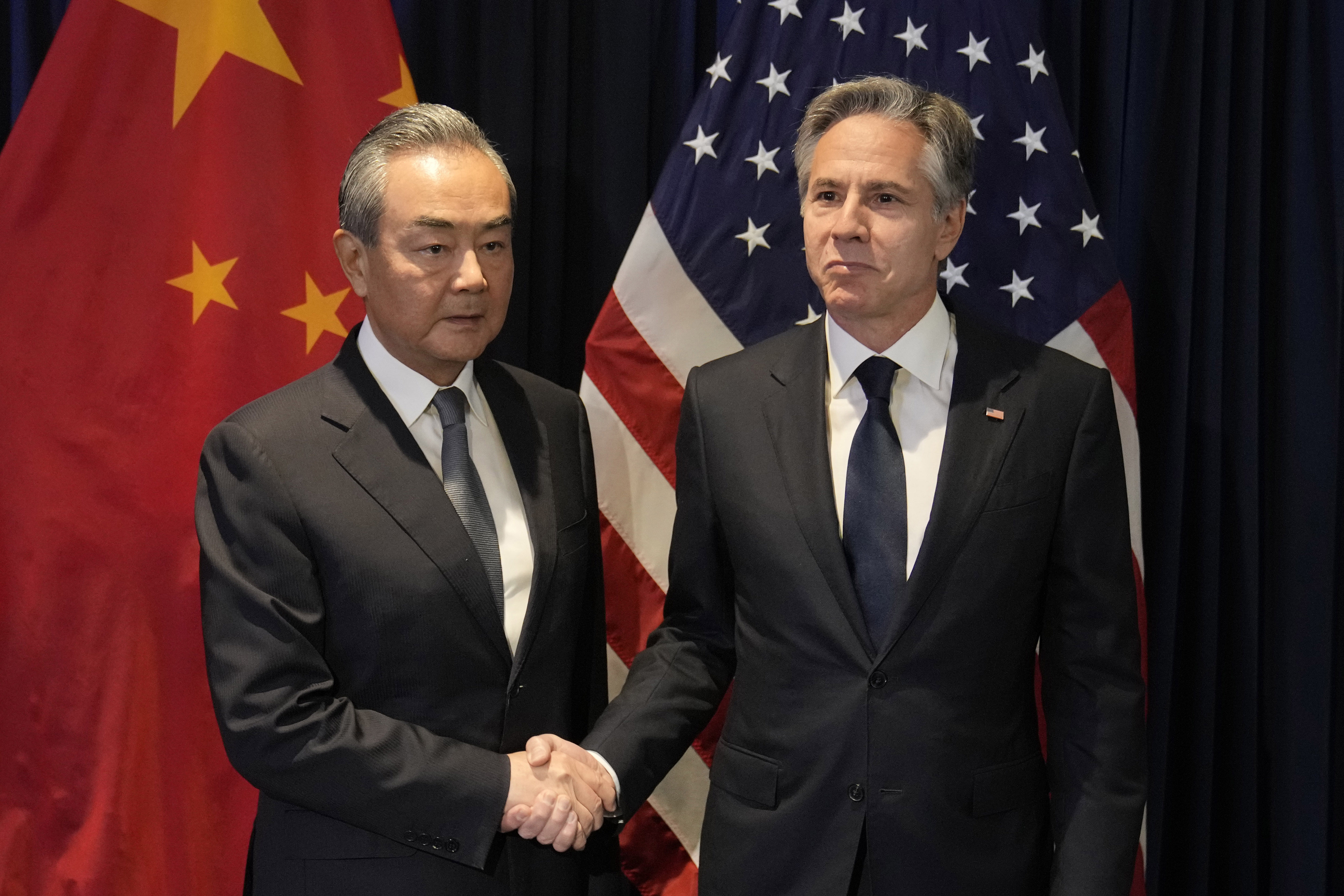 Blinken s-a întâlnit la Beijing cu ministrul chinez de Externe. Factorii "negativi" se acumulează în relaţiile dintre SUA şi China, afirmă Wang Yi