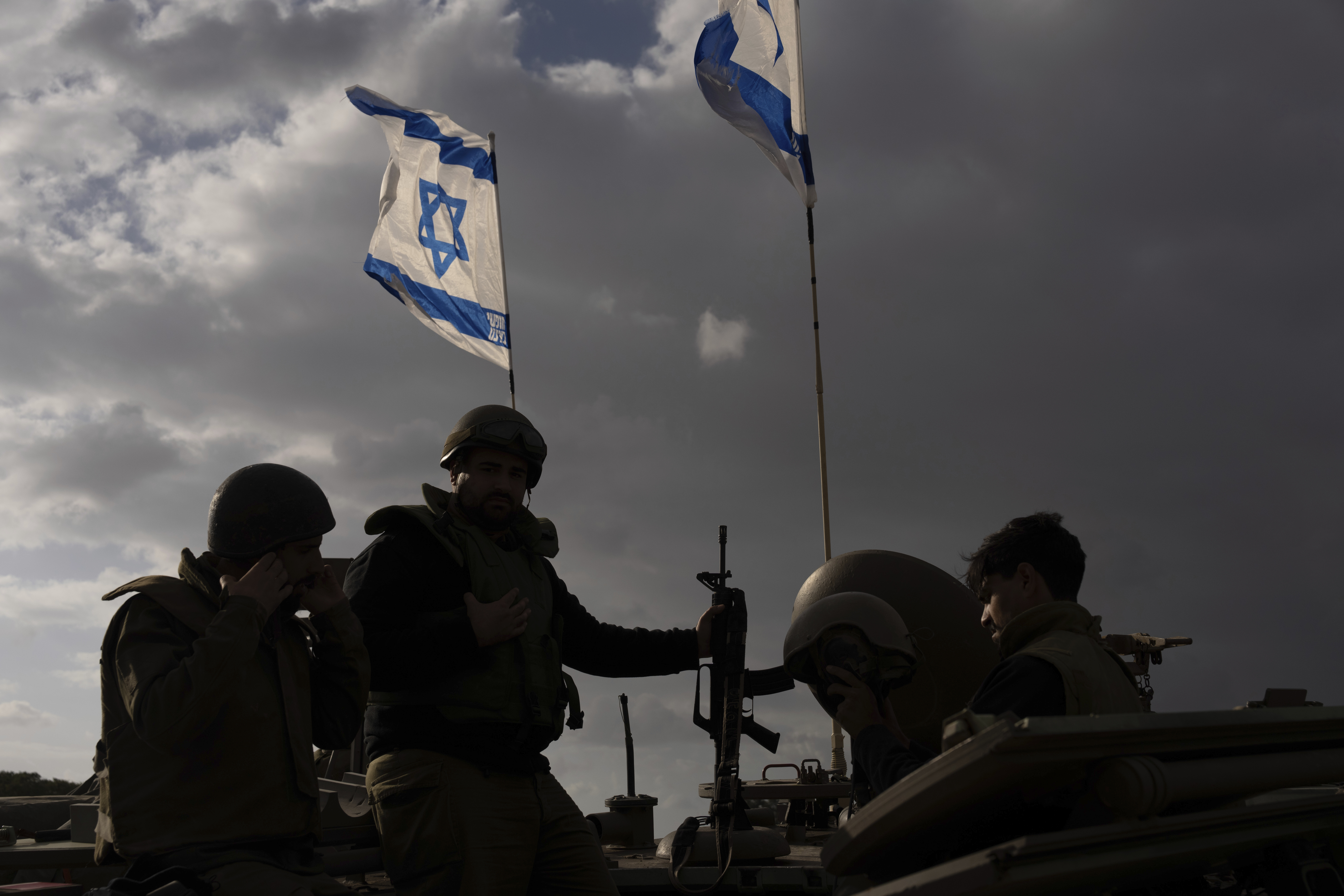 Israelul este gata să intre în Rafah dacă Hamas nu semnează acordul de încetare a focului. Înalţi oficiali (...)