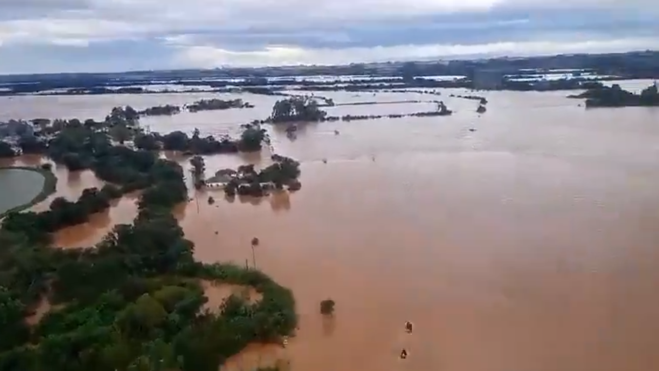 Inundaţii în Brazilia. Zeci de oameni au murit sau au dispărut