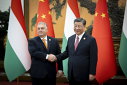 Imaginea articolului Turneul european al lui Xi Jinping continuă. Preşedintele Chinei a ajuns în Ungaria