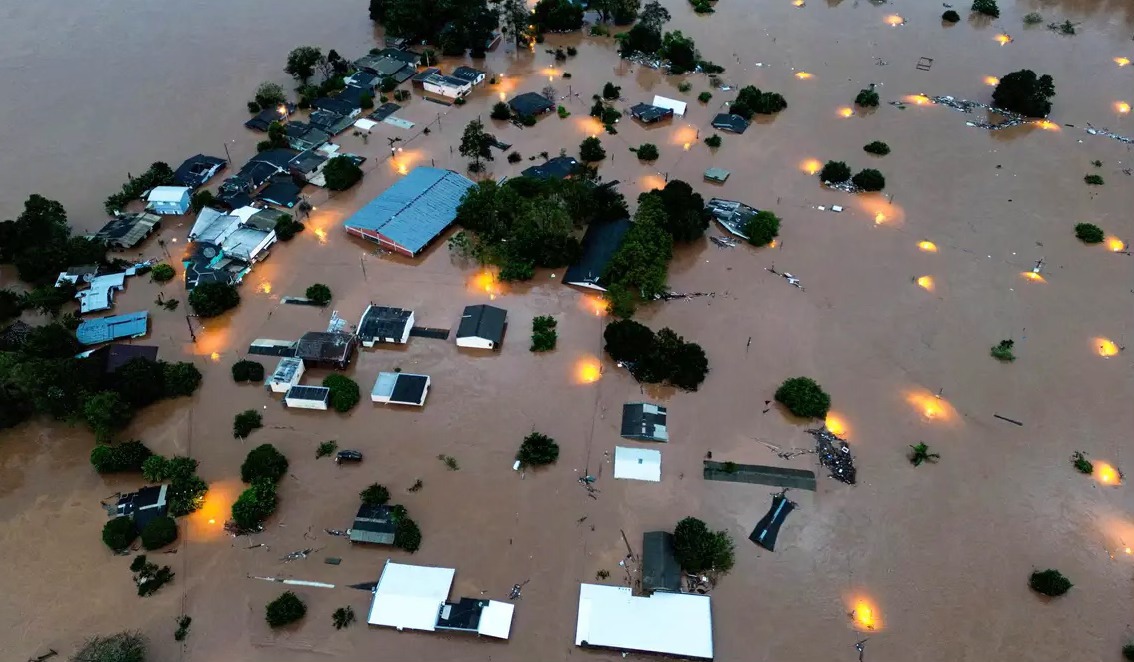 143 de morţi în urma inundaţiilor din Brazilia. Guvernul anunţă cheltuieli de urgenţă