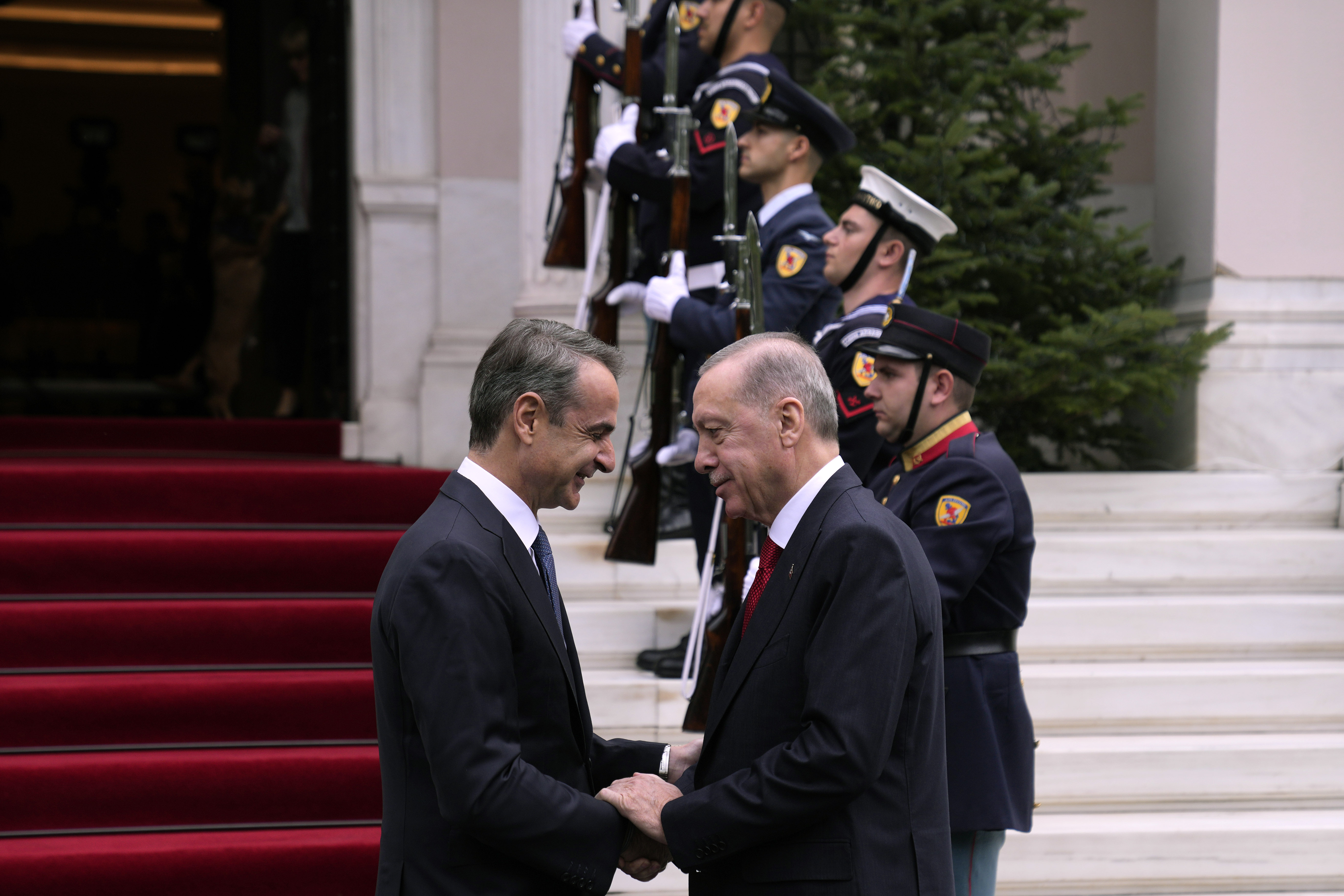 Turcia şi Grecia urmăresc îmbunătăţirea relaţiilor diplomatice. Mitsotakis se va întâlni cu Erdogan la Ankara