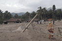 Imaginea articolului Râurile de lavă au distrus mai multe sate din Sumatra. Zeci de persoane au murit