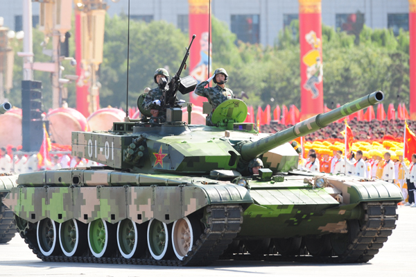 Parada tancurilor, prilejuită de împlinirea a 60 de ani de la proclamarea RPC