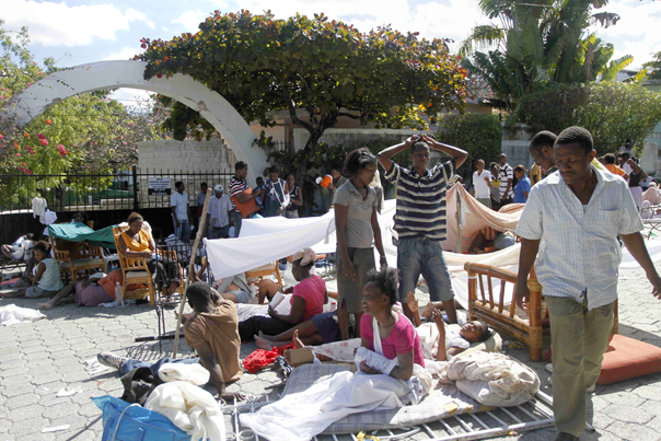 Supravieţuitorii cutremurului din Haiti