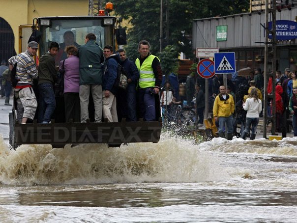 Imaginea articolului Pagubele inundaţiilor din Ungaria se ridică la peste 350 de milioane de euro