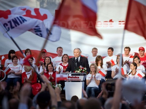Imaginea articolului Favoriţii la preşedinţia Poloniei au încheiat campania electorală