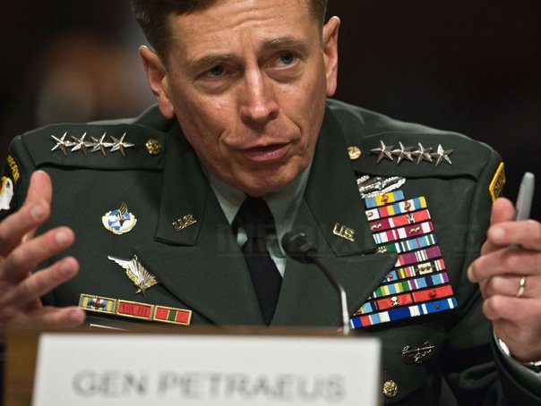 Imaginea articolului Generalul David Petraeus apără misiunea SUA în Afganistan şi cere suplimentarea fondurilor - VIDEO