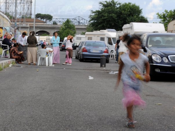Imaginea articolului Franţa cere o acţiune europeană împotriva infracţiunilor comise de romi, inclusiv români