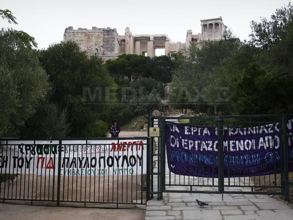 Imaginea articolului Intrarea turiştilor în Acropole, blocată de un protest al angajaţilor. Au avut loc confruntări între poliţie şi manifestanţi