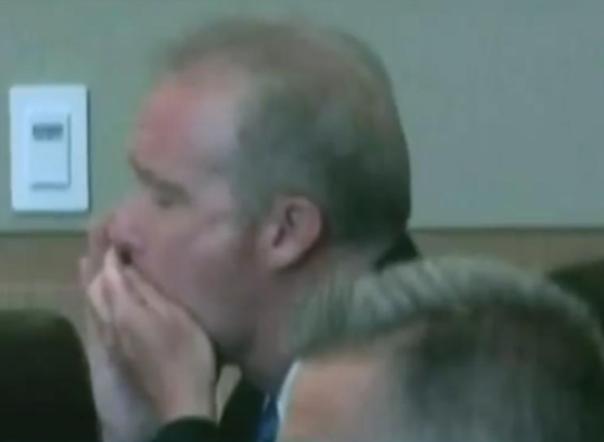 Imaginea articolului Un american S-A SINUCIS în tribunal după ce juriul l-a găsit vinovat de incendierea propriei case - VIDEO