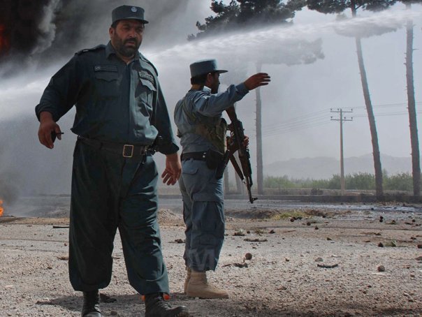 Imaginea articolului Patru poliţişti au fost ucişi şi 14 răniţi după explozia unei bombe artizanale, în Pakistan