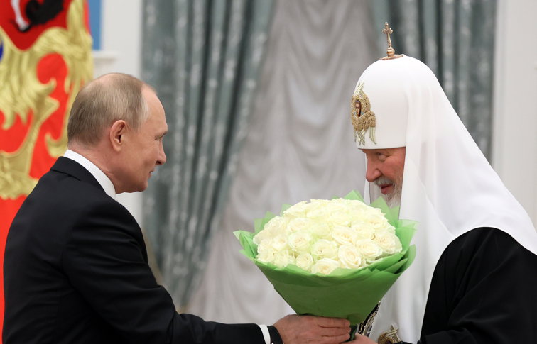 Imaginea articolului PREZENTUL FĂRĂ PERDEA Marius Oprea / Biserica Războiului lui Kirill şi a lui Putin, din ce în ce mai izolată în grădina păcii lui Dumnezeu, din Sfintele Paşti