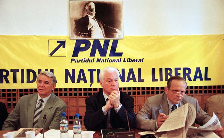 Imaginea articolului PREZENTUL FĂRĂ PERDEA Marius Oprea / S-a golit sacul cu preşedinţi