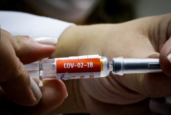 Imaginea articolului AstraZeneca primeşte protecţie guvernamentală din partea mai multor ţări în cazul în care vaccinul pentru COVID-19 va avea efecte secundare