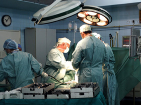 Imaginea articolului 4.100 de pacienţi sunt pe listele de aşteptare pentru un transplant de rinichi sau ficat