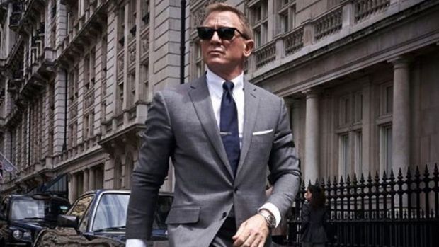 Imaginea articolului Agentul 007 s-a „asortat” cu telefonul mobil. Alegerea lui James Bond e una neaşteptată