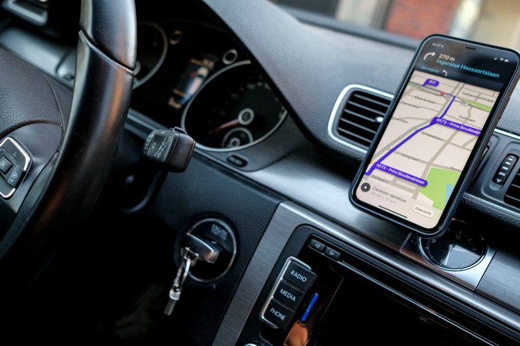 Imaginea articolului Waze: Noi opţiuni aduse de aplicaţia de trafic. Care este funcţia împrumutată de la Google Maps şi Apple Maps