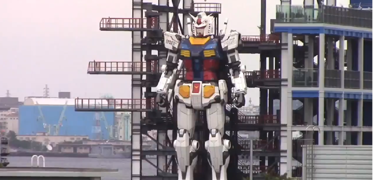 Imaginea articolului VIDEO | Cel mai mare robot din lume învaţă să se mişte. Gundam are 18 metri înălţime şi cântăreşte 25 de tone