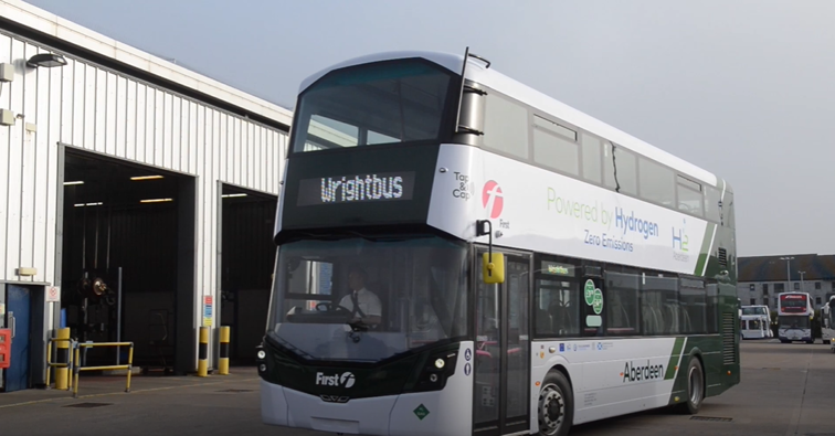 Imaginea articolului Unde va circula primul autobuz supra-etajat alimentat cu hidrogen: 500.000 de lire sterline pentru zero emisii