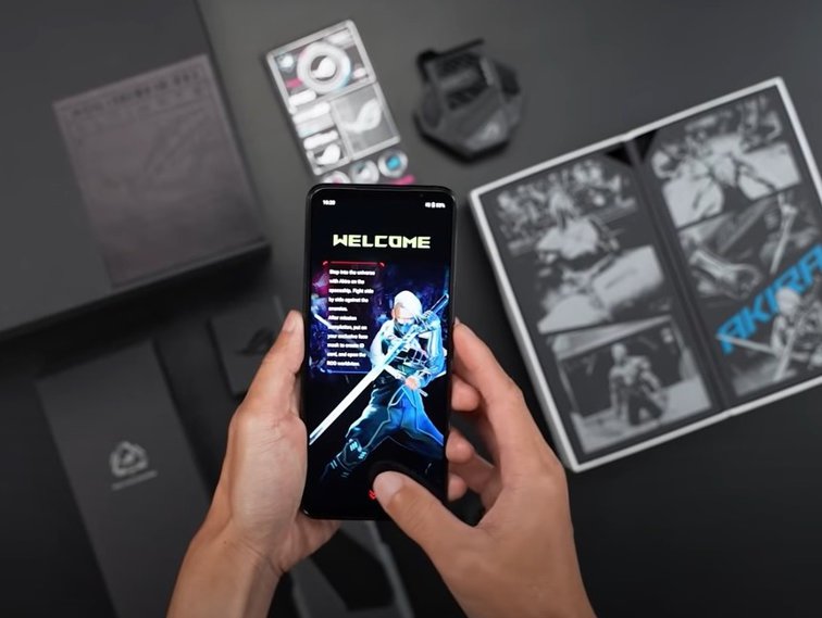 Imaginea articolului ROG Phone 5. Cum arată şi ce caracteristici are telefonul pentru gaming lansat de ASUS VIDEO