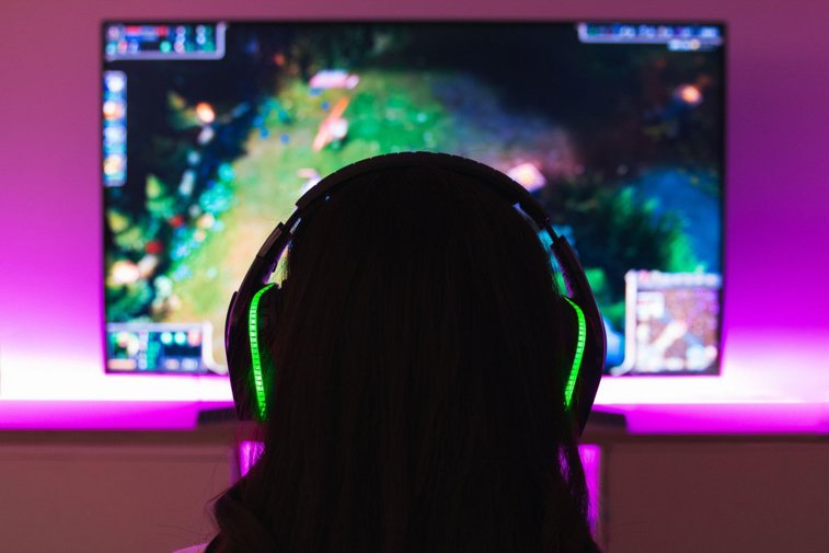 Imaginea articolului Gaming la feminin. Deşi 48% din gamerii români sunt femei, industria de jocuri video este încă reticentă la angajări