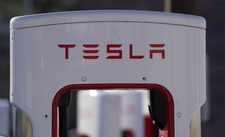 Imaginea articolului VIDEO Tesla deschide prima staţie de încărcare rapidă din România. Cele patru oraşe unde vor funcţiona Supercharger Stations
