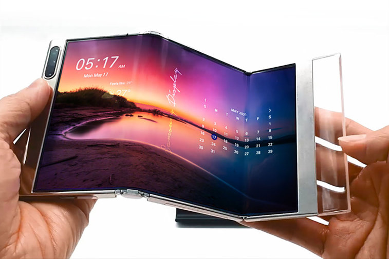 Imaginea articolului Samsung provoacă Apple cu noul display pliabil în două locuri. Sud-coreeni, cel mai mare producător de smartphone-uri