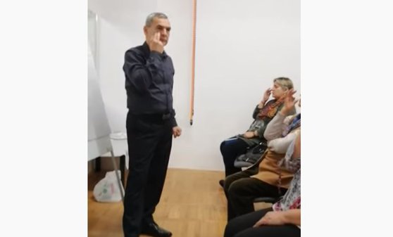 Imaginea articolului Silviu Popa, un „guru al coronavirusului”, le explică românilor cum pot sta departe de COVID-19 cu ajutorul tehnicii EFT | VIDEO