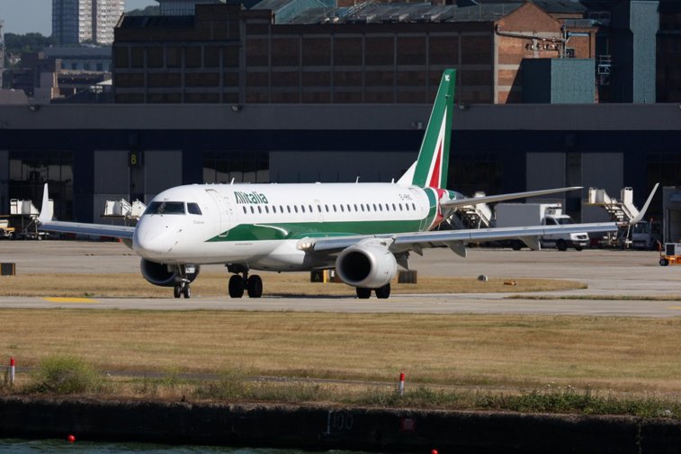 Imaginea articolului Alitalia suspendă zborurile către şi dinspre un important aeroport de lângă Milano