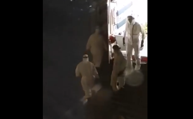 Imaginea articolului VIDEO: O femeie întoarsă din Italia acuză simptome suspecte. A fost transportată la Spitalul „Matei Balş” pentru analize