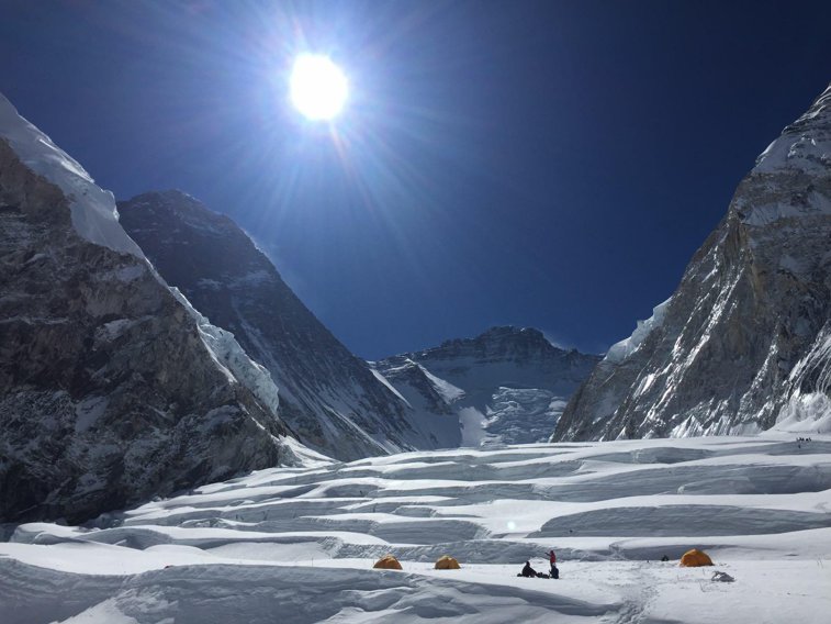 Imaginea articolului China interzice accesul pe Everest din cauza coronavirusului