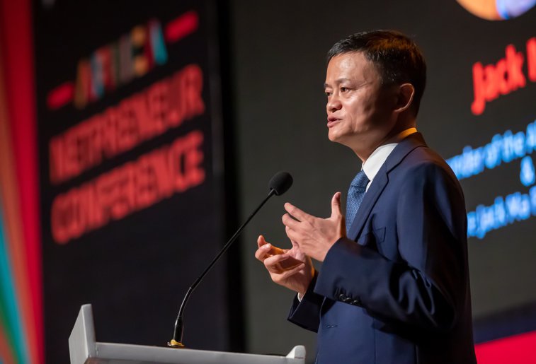 Imaginea articolului Miliardarul Jack Ma donează teste, măşti şi costume hazmat tuturor ţărilor din Africa