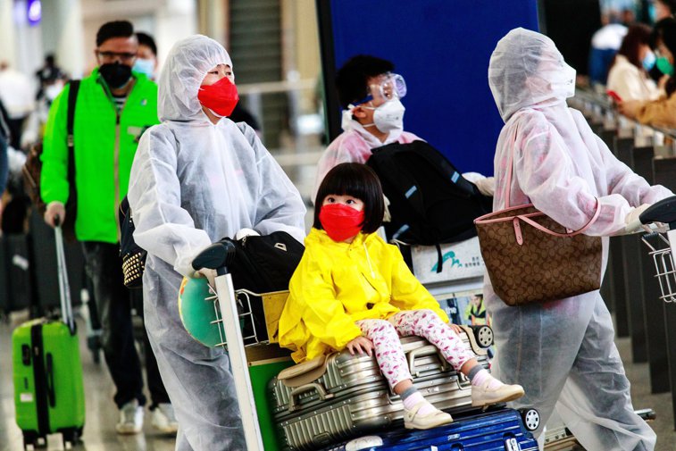 Imaginea articolului Una din trei persoane testate pozitiv este ”purtător tăcut” al virusului. Informaţii clasificate ale guvernului chinez au ajuns în presă