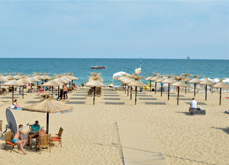 Imaginea articolului Bulgaria dă liber la vacanţe şi reduce preţurile. În ce condiţii i-ar putea primi pe români